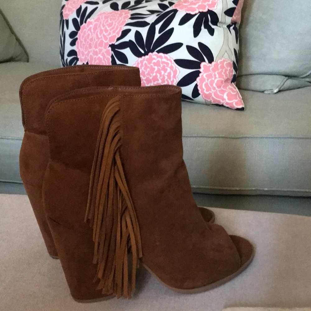 Open-toe Fringe Camel Booties